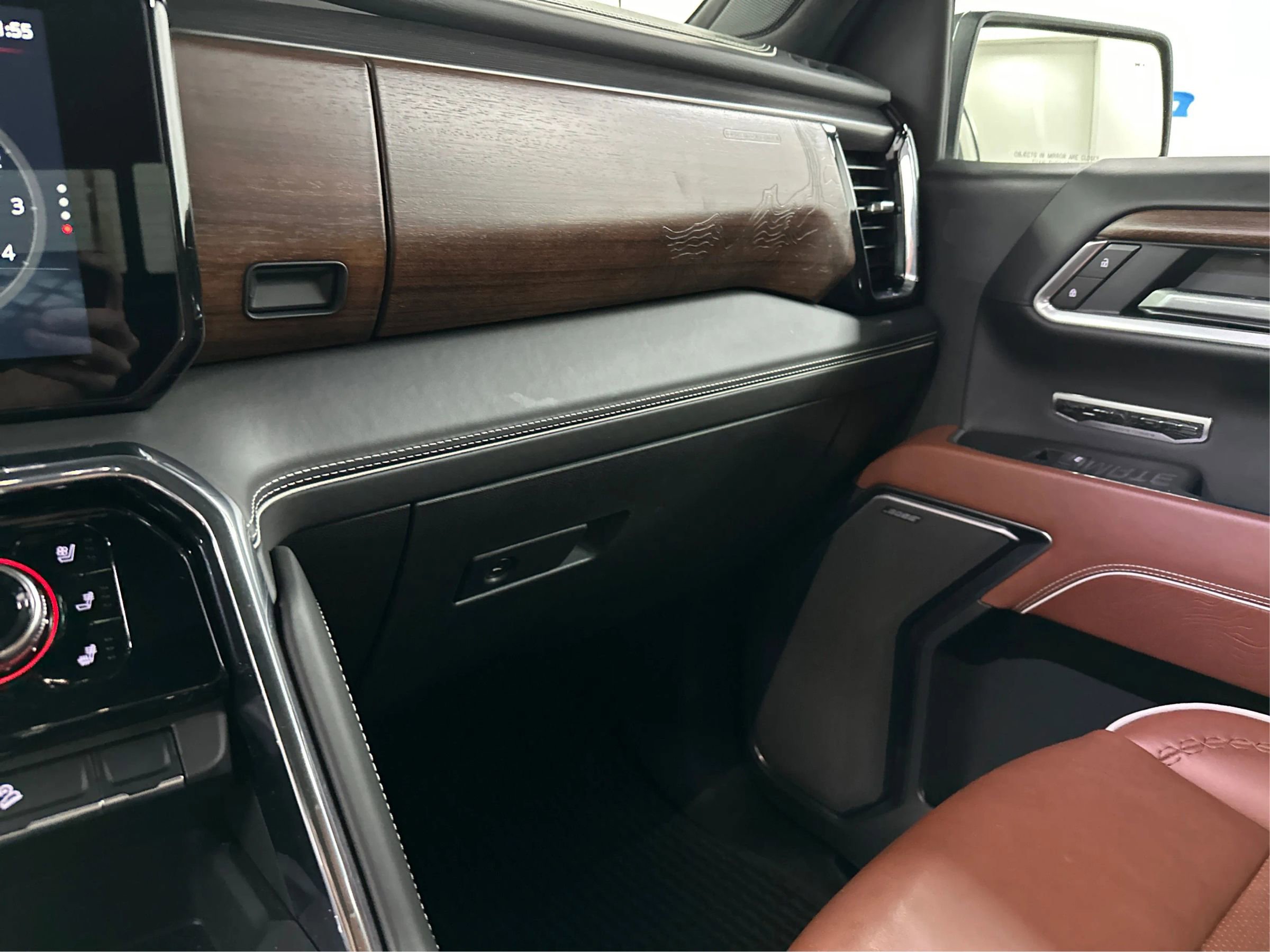 Used 2025 GMC Sierra 1500 Denali Ultimate image 31