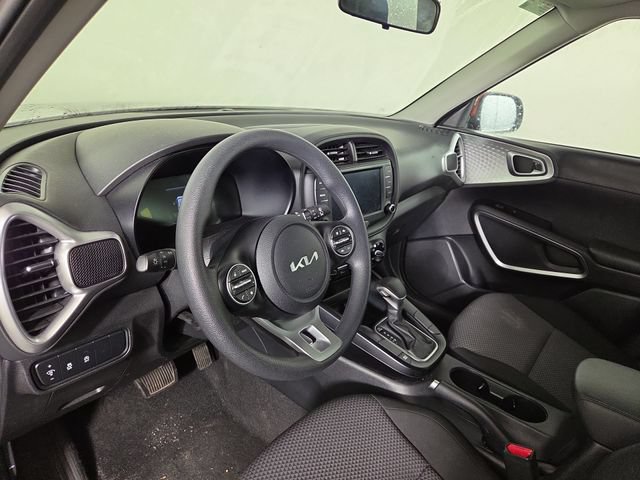 Certified 2025 Kia Soul LX w/ LX Technology Package FWD image 13