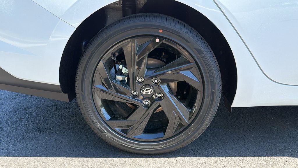 New 2026 Hyundai Elantra Sport FWD image 18
