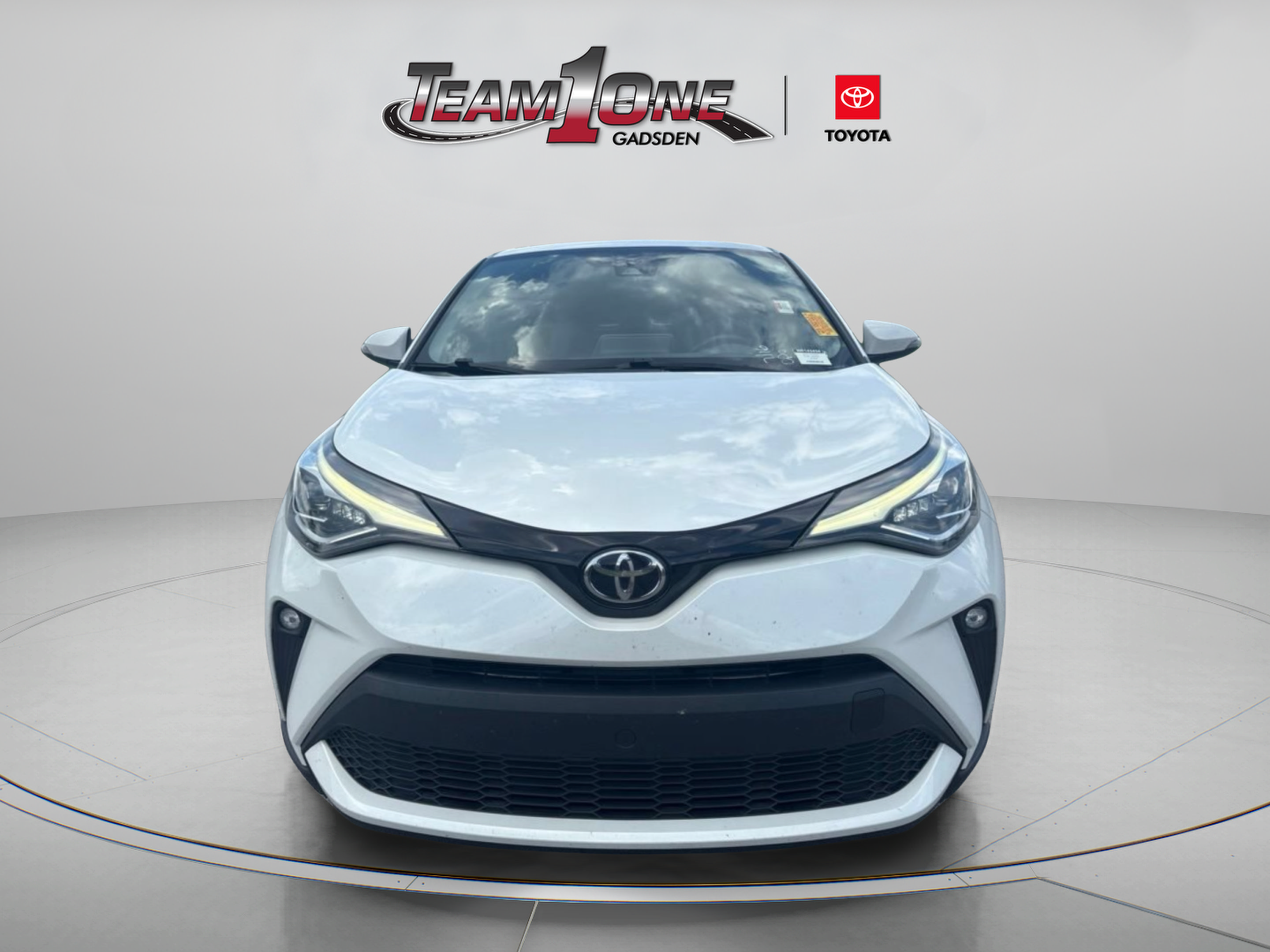 Used 2022 Toyota C-HR Limited FWD image 2