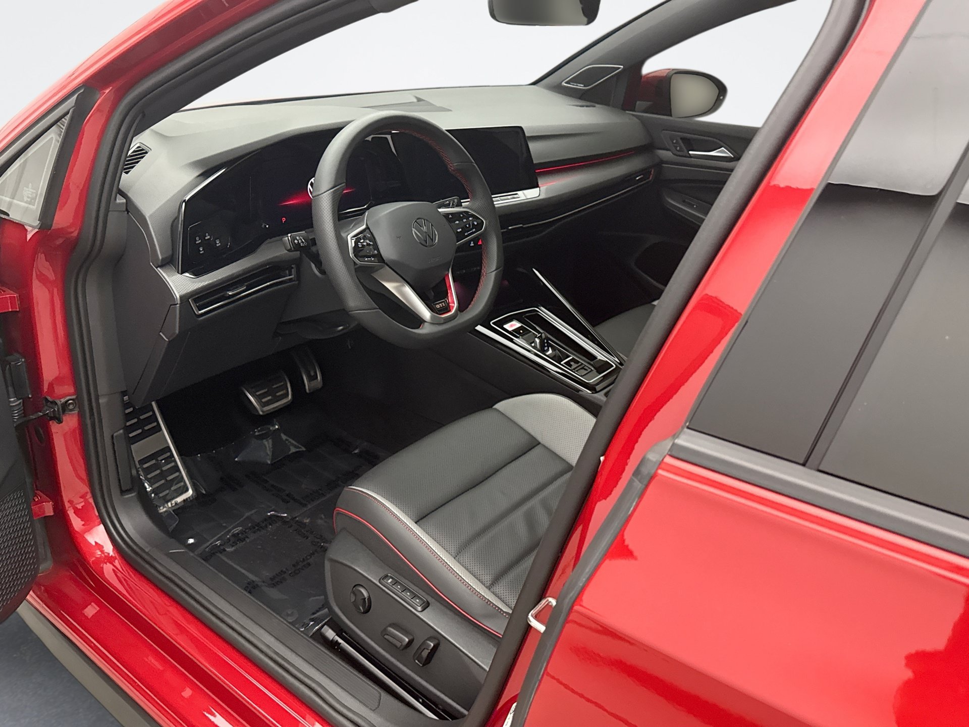 Used 2024 Volkswagen GTI SE FWD image 10
