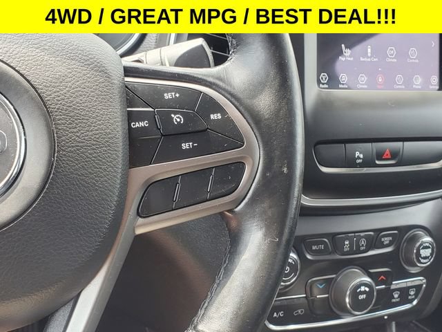 Used 2020 Jeep Cherokee Latitude Plus w/ Cold Weather Group AWD/4WD image 17