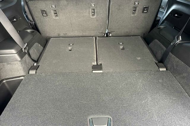 New 2026 Cadillac Vistiq Sport w/ LPO, Floor Liner Package image 16