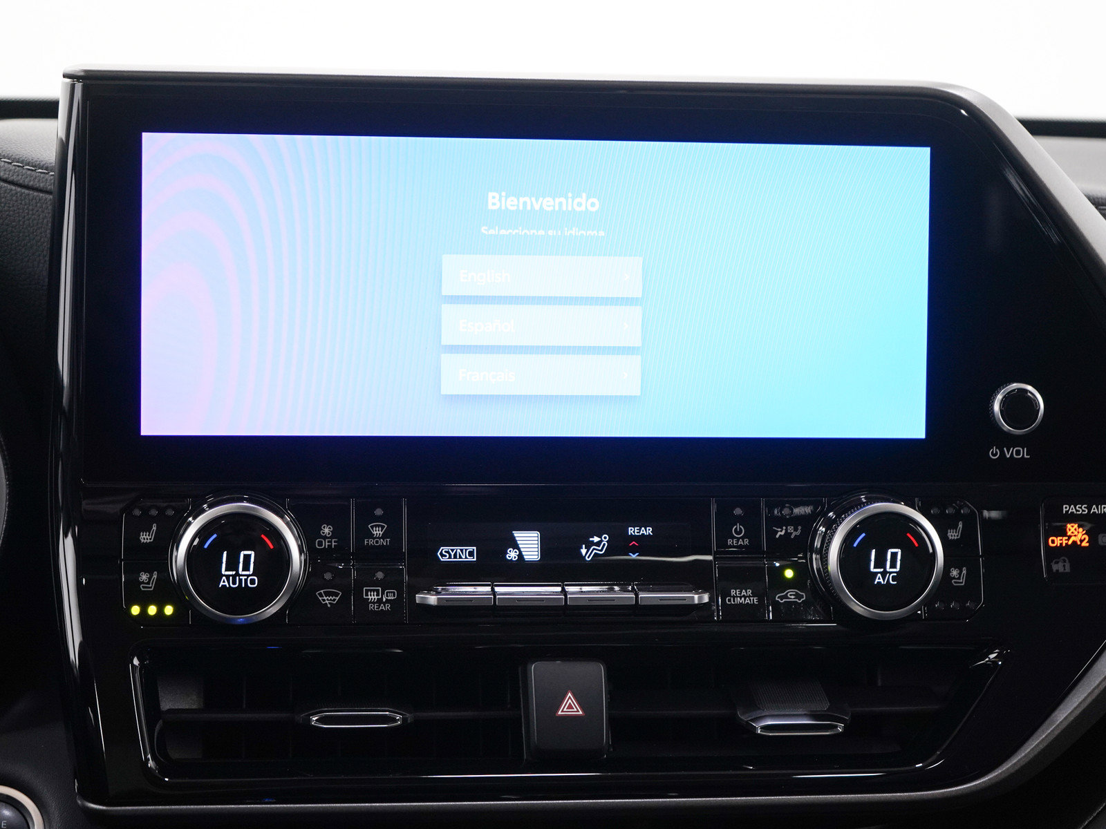 Used 2024 Toyota Highlander Limited AWD/4WD image 19