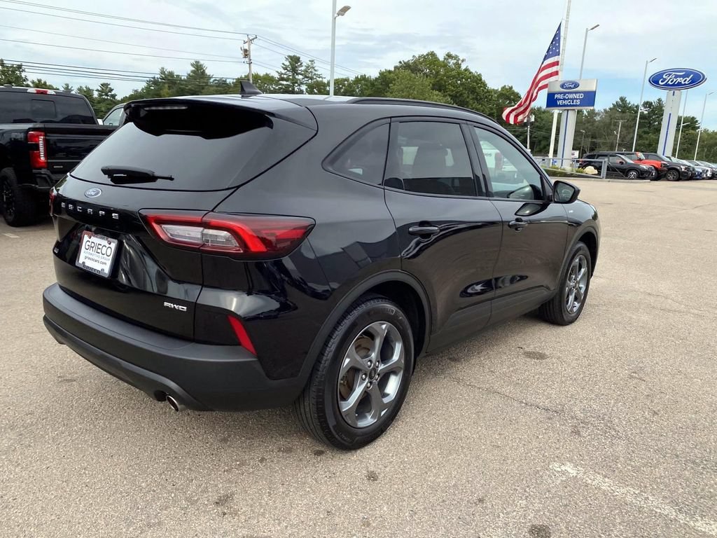 Used 2025 Ford Escape ST-Line Select AWD/4WD image 3