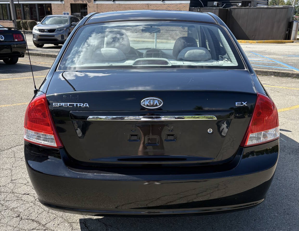 Used 2009 Kia Spectra EX FWD image 3