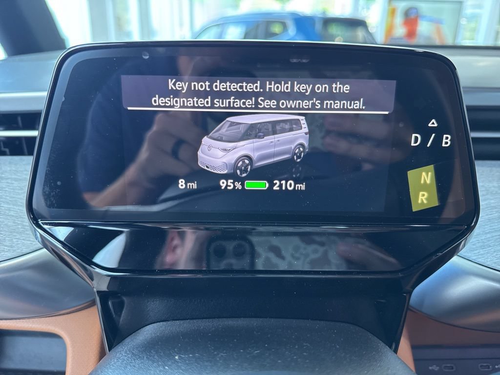 New 2025 Volkswagen ID. Buzz Pro S Plus AWD/4WD image 28