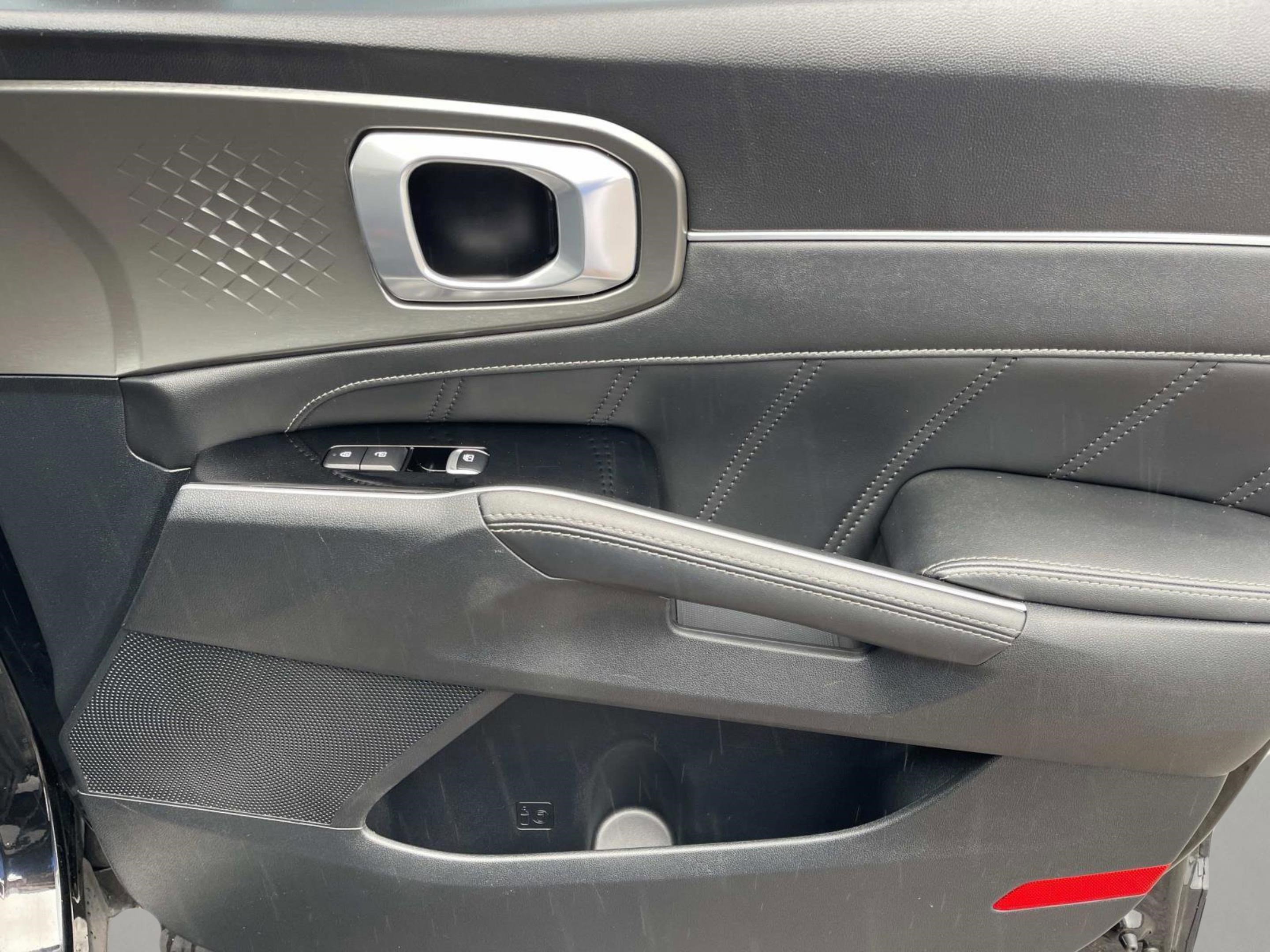 Used 2022 Kia Sorento SX image 25