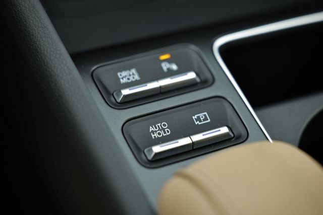 New 2025 Hyundai Sonata Limited image 16