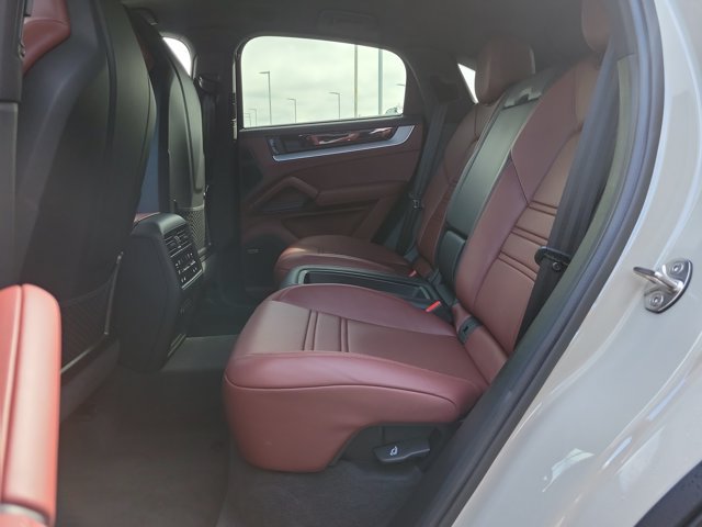 Certified 2025 Porsche Cayenne S AWD/4WD image 19