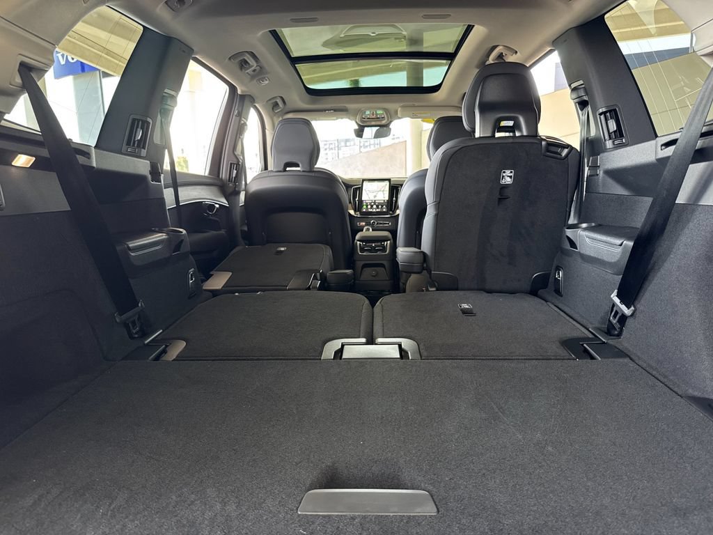 New 2026 Volvo XC90 T8 Plus AWD/4WD image 15