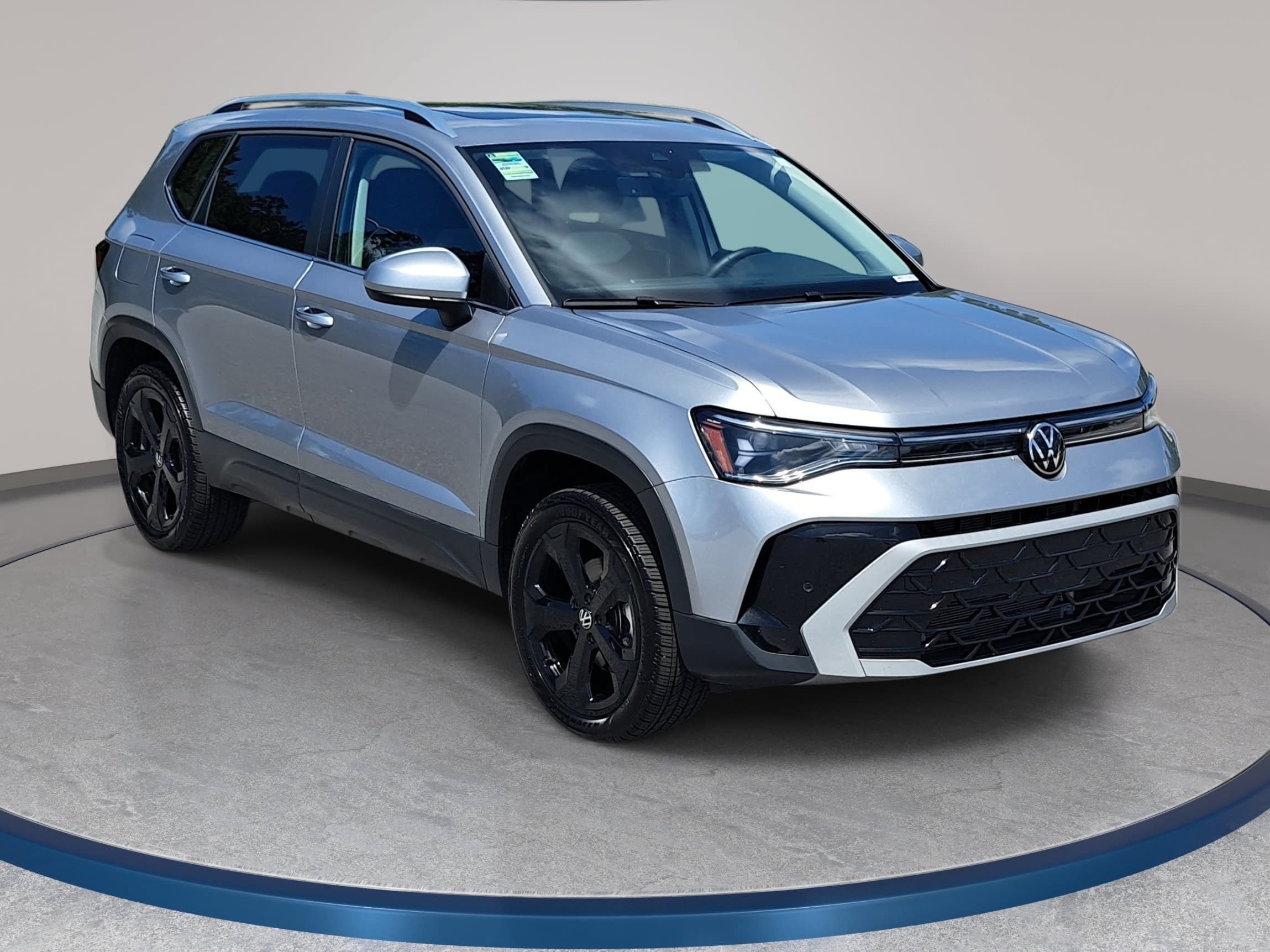 Used 2025 Volkswagen Taos SEL AWD/4WD image 3