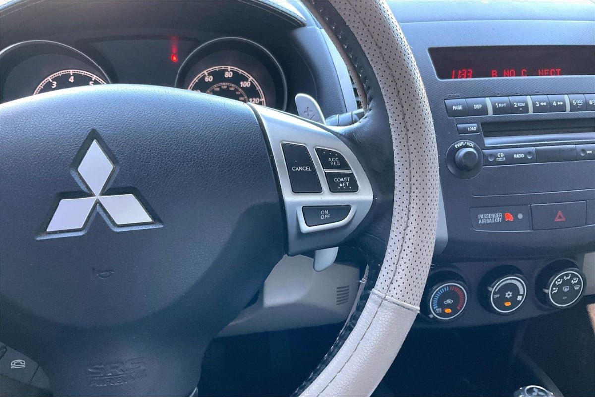 Used 2012 Mitsubishi Outlander SE FWD image 19