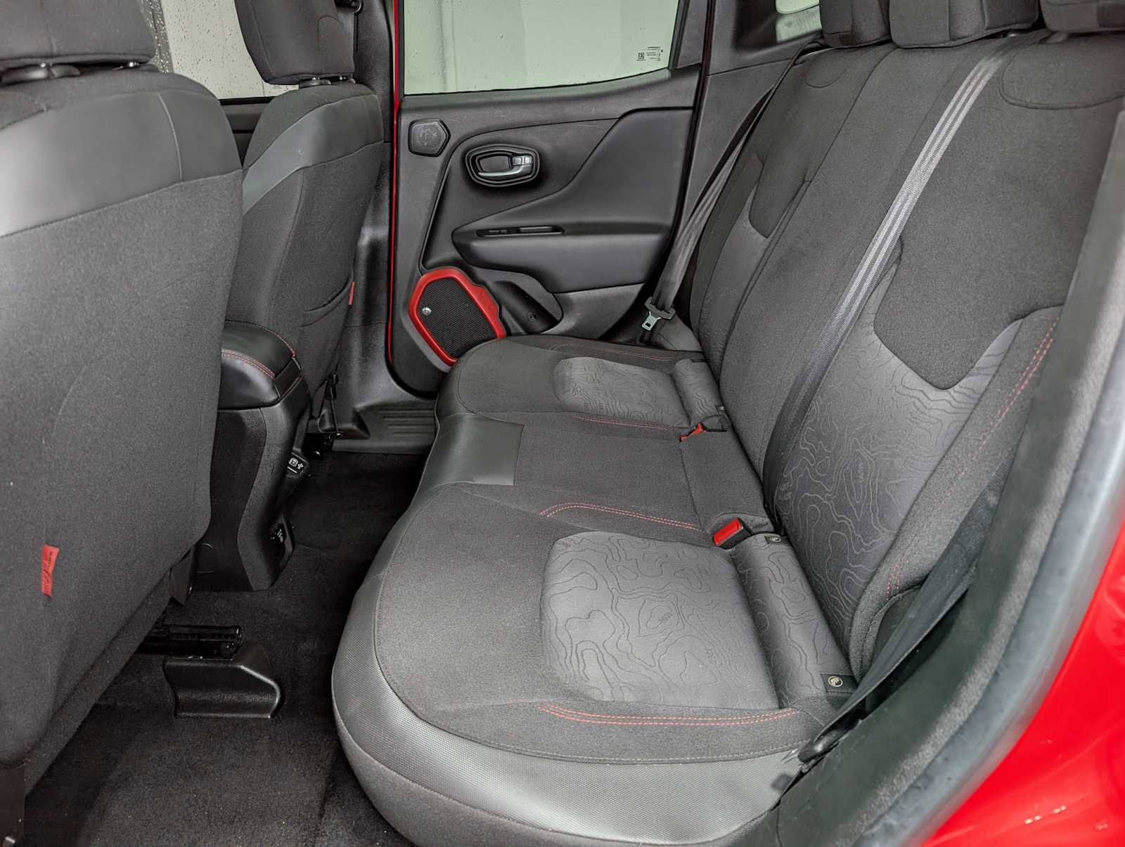 Used 2018 Jeep Renegade Trailhawk AWD/4WD image 24