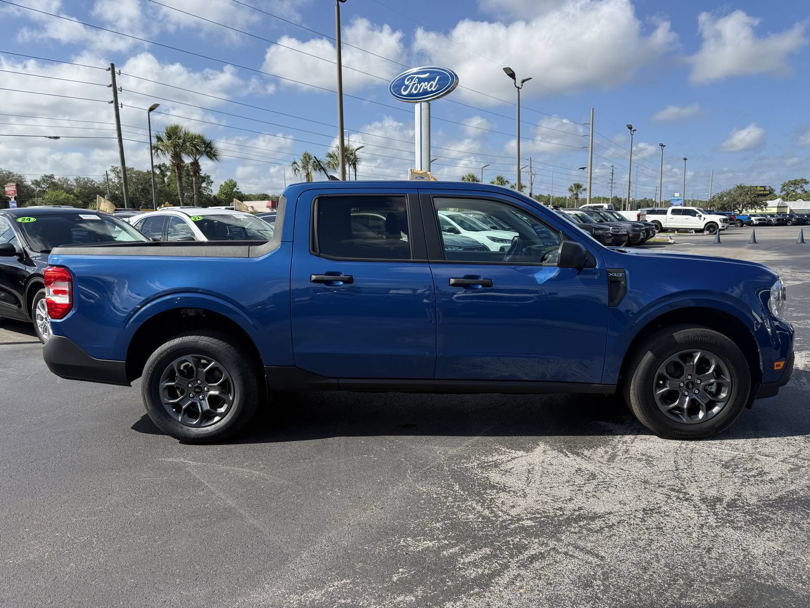 Certified 2024 Ford Maverick XLT FWD image 3