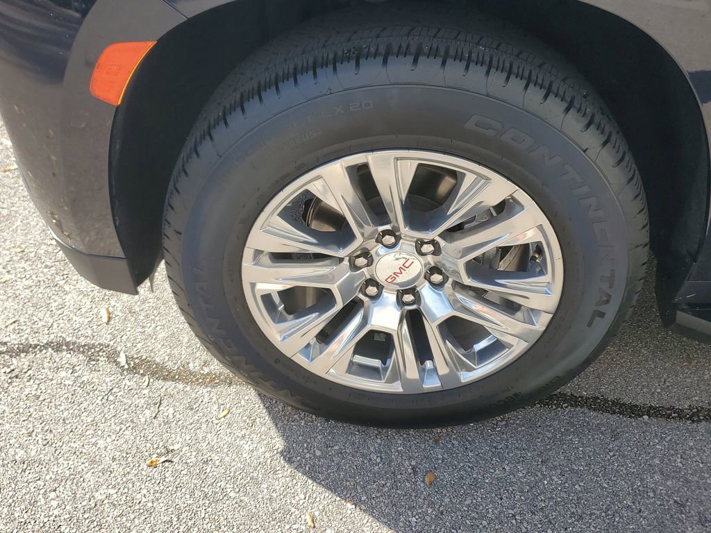 Used 2022 GMC Yukon XL Denali w/ Advanced Technology Package image 11