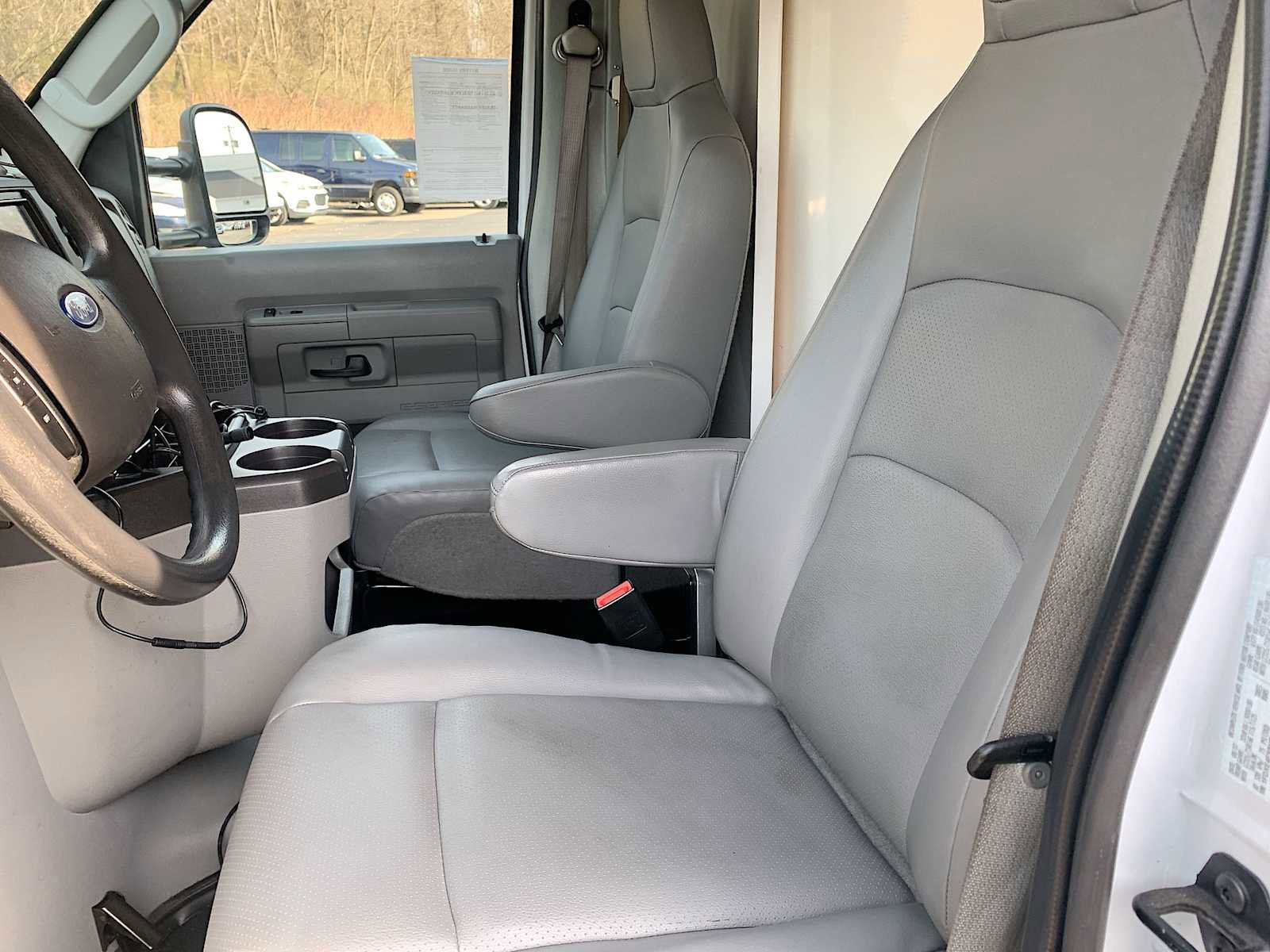 Used 2017 Ford E-450 and Econoline 450 Super Duty w/ Power Windows & Locks Group RWD image 16