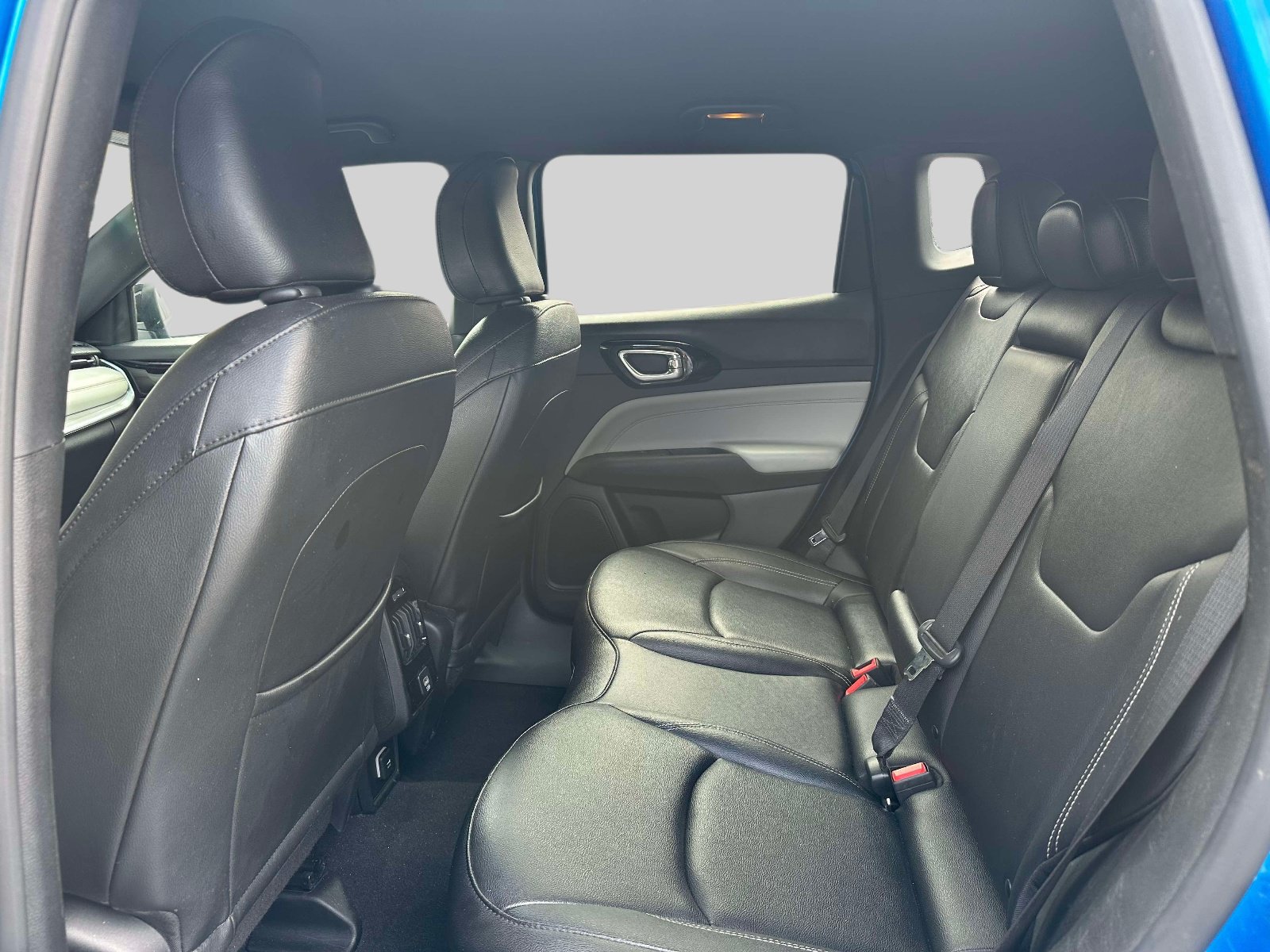 Used 2025 Jeep Compass Limited AWD/4WD image 10