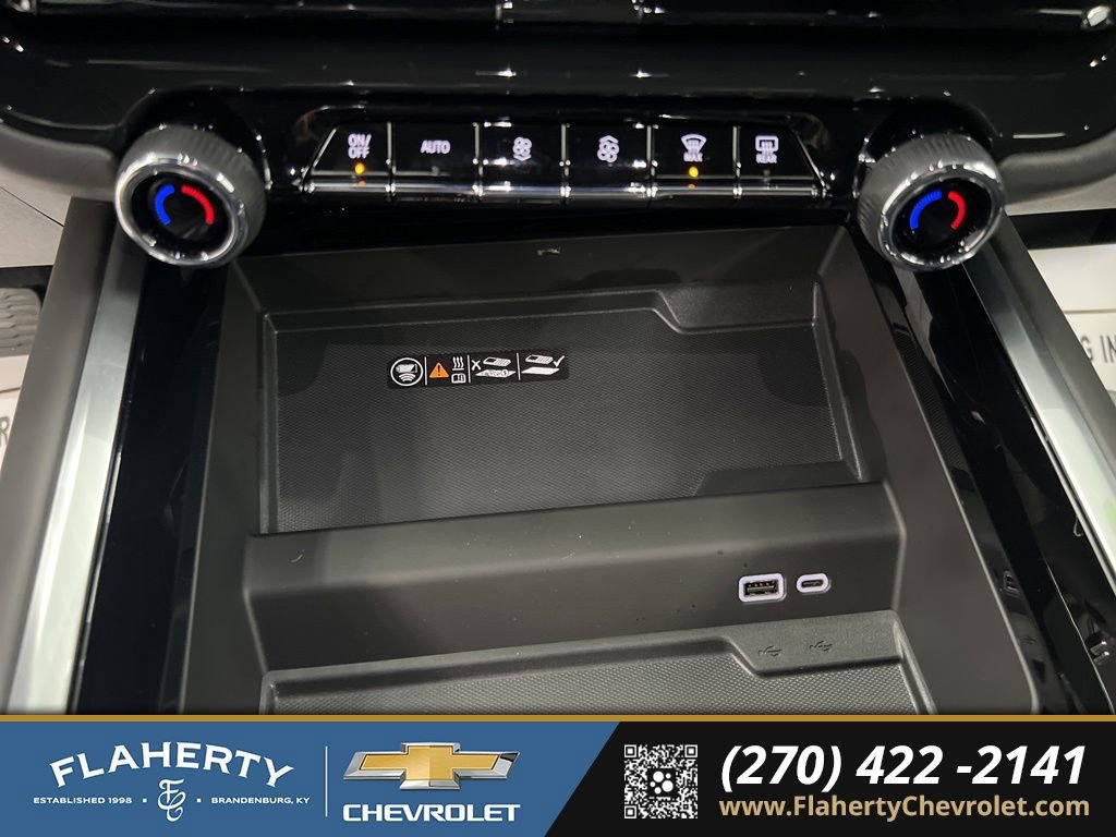 Used 2025 Chevrolet Suburban High Country image 31