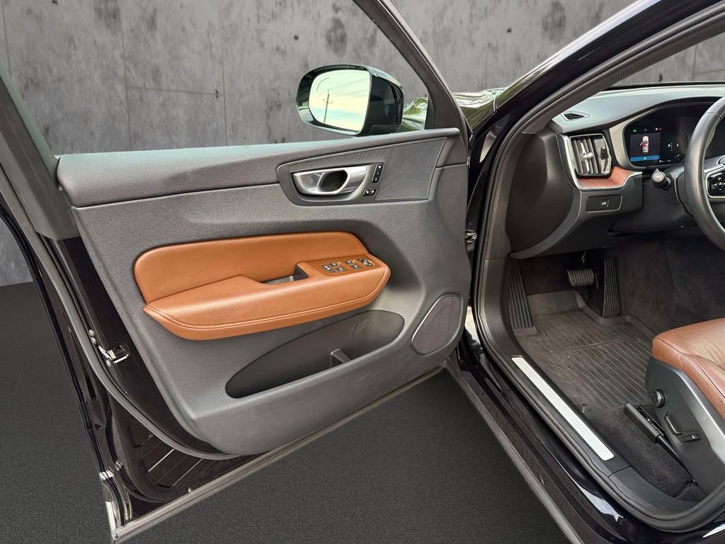 Used 2024 Volvo XC60 B5 Plus w/ Protection Package Premier AWD/4WD image 18