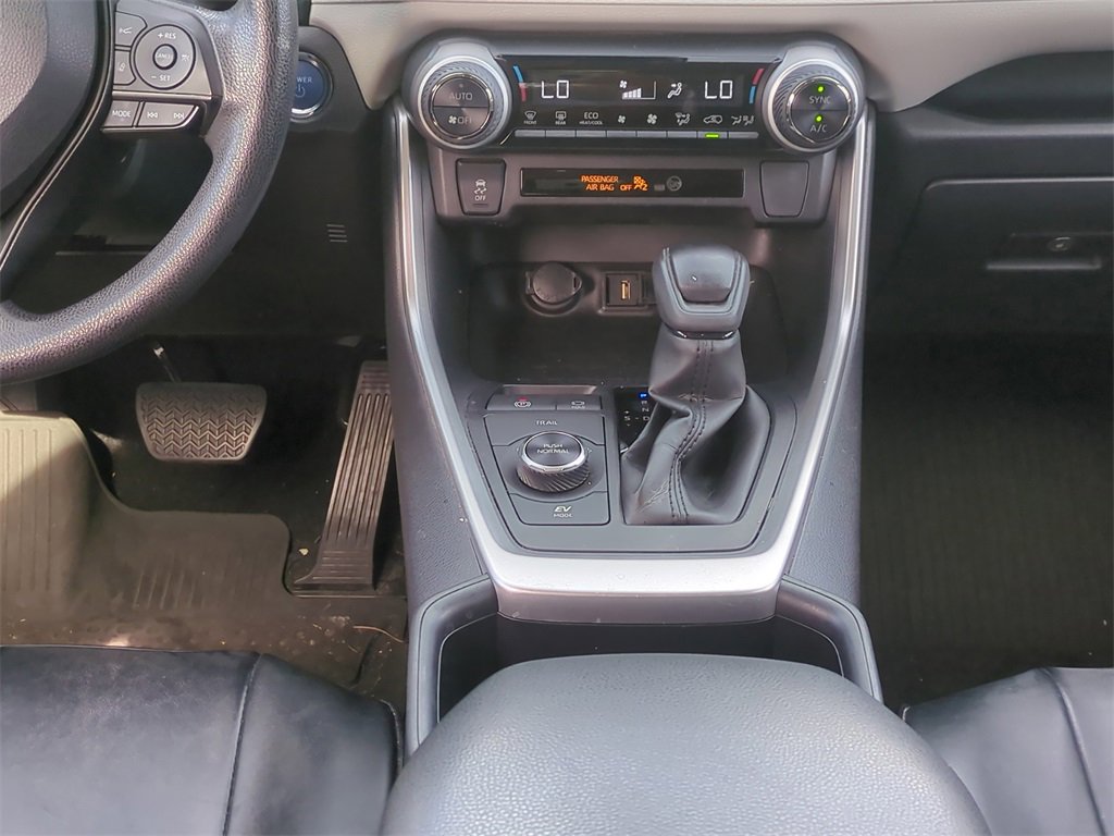 Used 2022 Toyota RAV4 XLE image 21