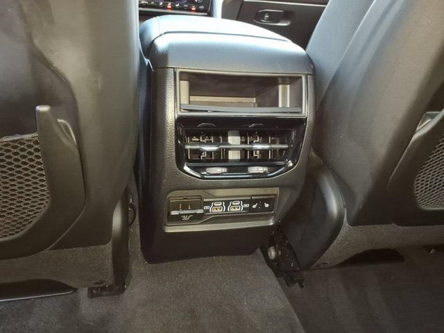 Used 2022 Jeep Grand Cherokee Limited AWD/4WD image 17
