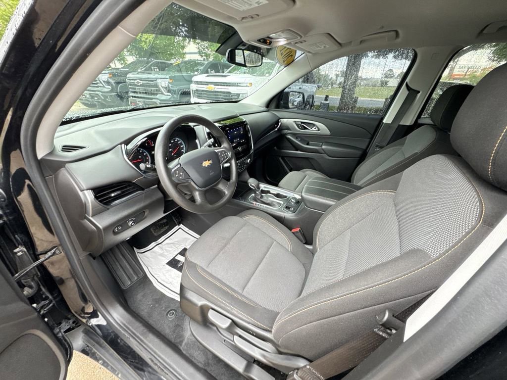 Used 2021 Chevrolet Traverse LS AWD/4WD image 35