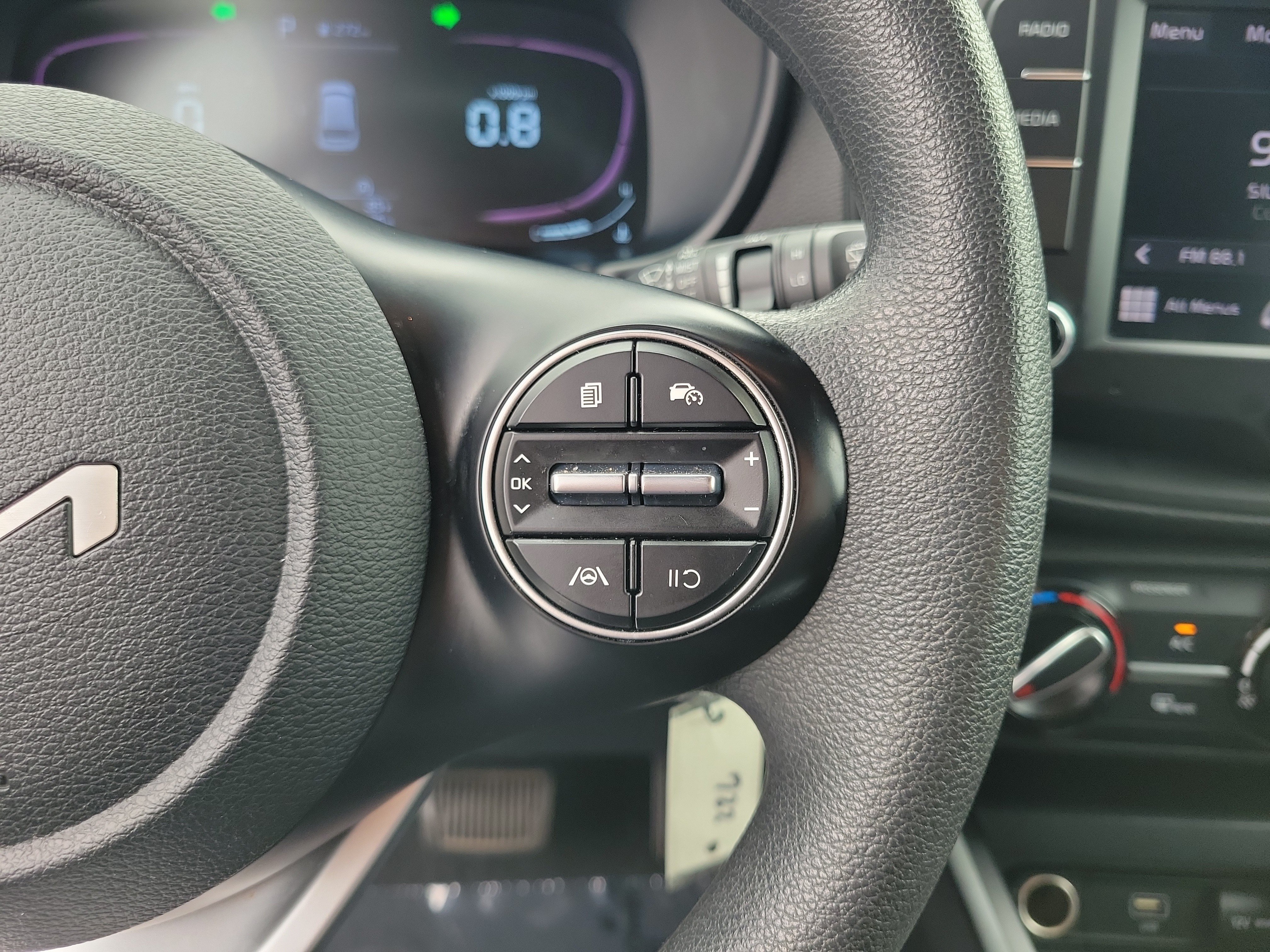 Used 2024 Kia Soul LX w/ Option Group 015 FWD image 23