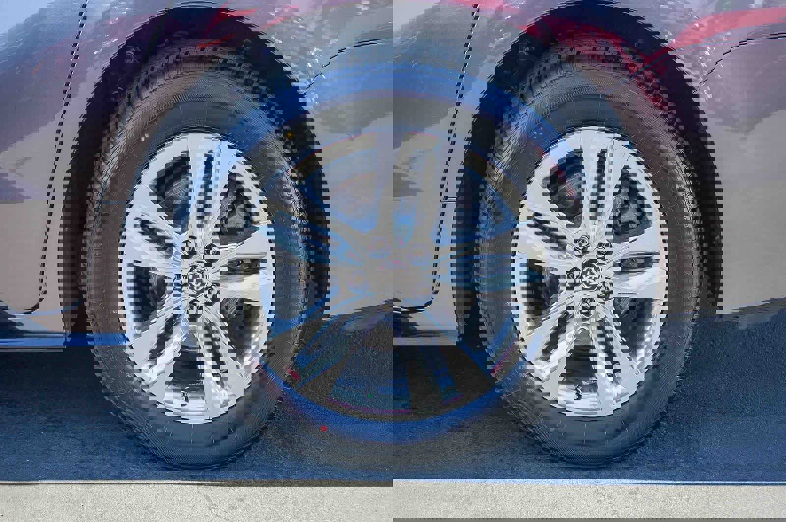 Used 2022 Toyota Sienna Limited image 10