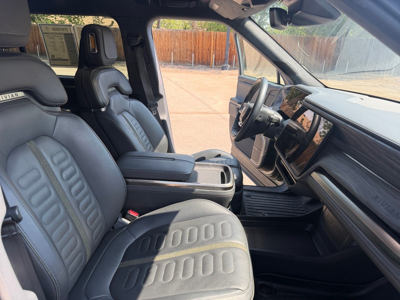 Used 2022 Rivian R1S Launch Edition AWD/4WD image 19