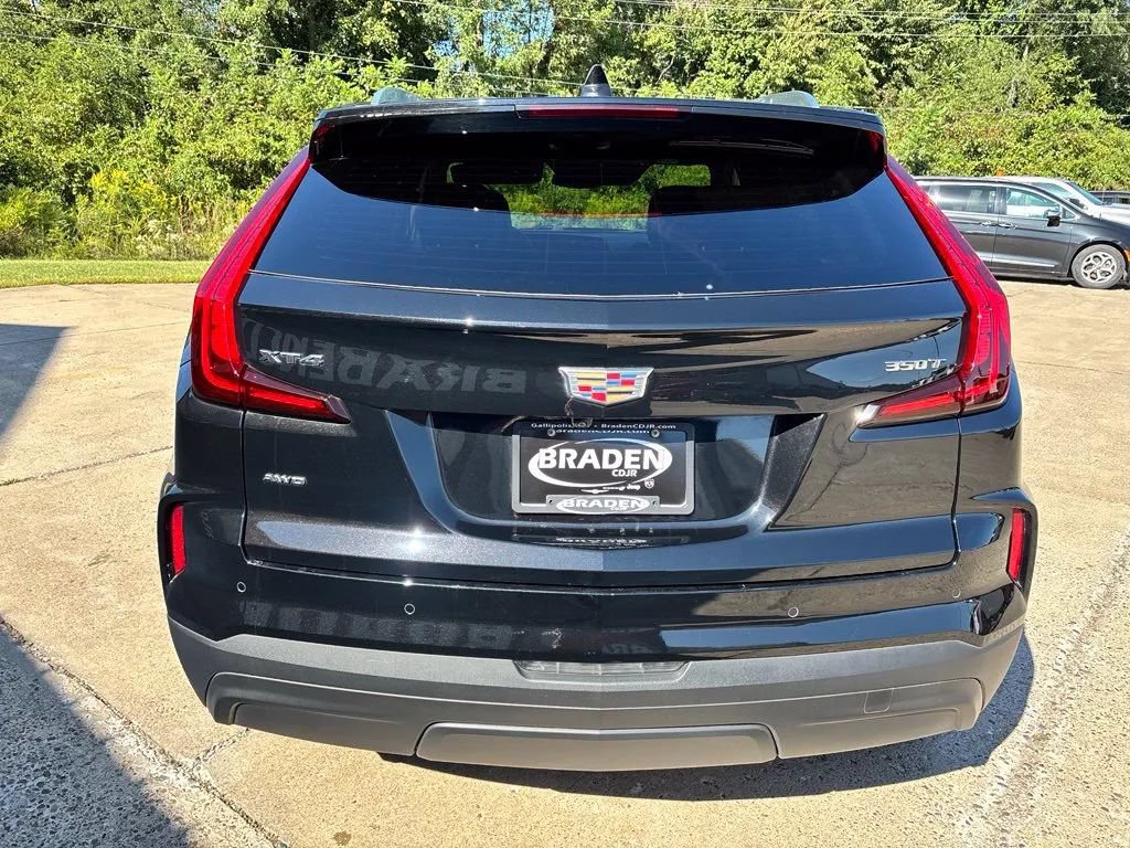 Used 2024 Cadillac XT4 Luxury w/ Cold Weather Package AWD/4WD image 7