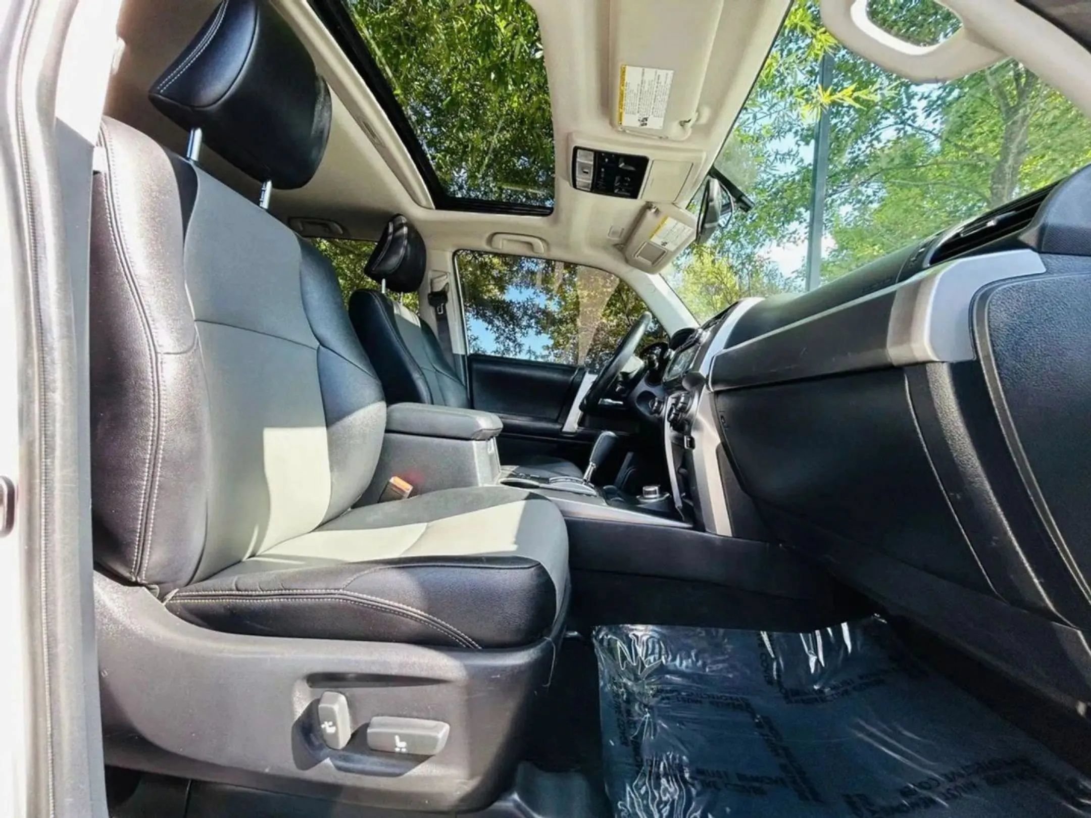 Used 2015 Toyota 4Runner 4WD image 11
