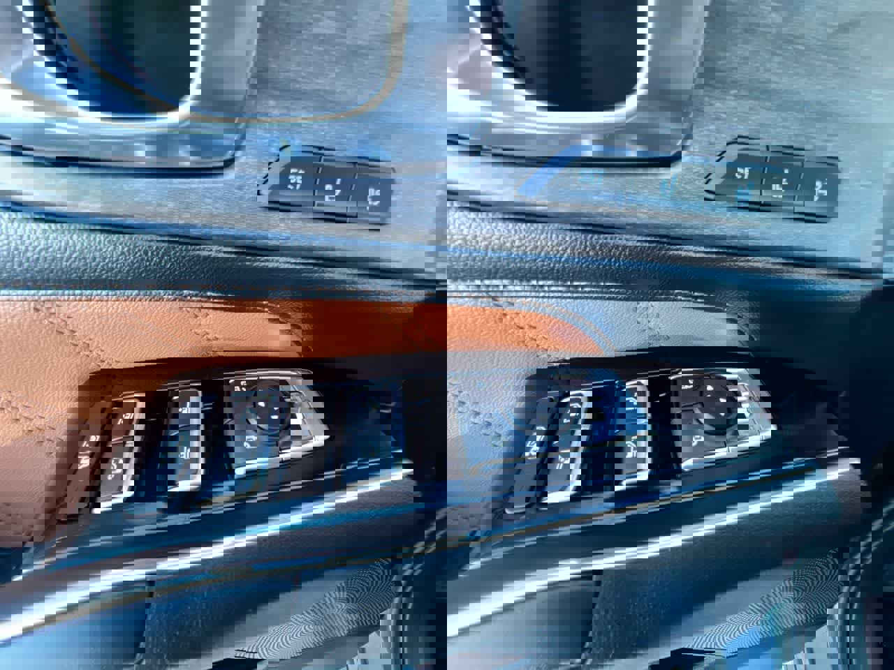 Used 2022 Kia Sorento SX Prestige w/ Rust Color Package image 13