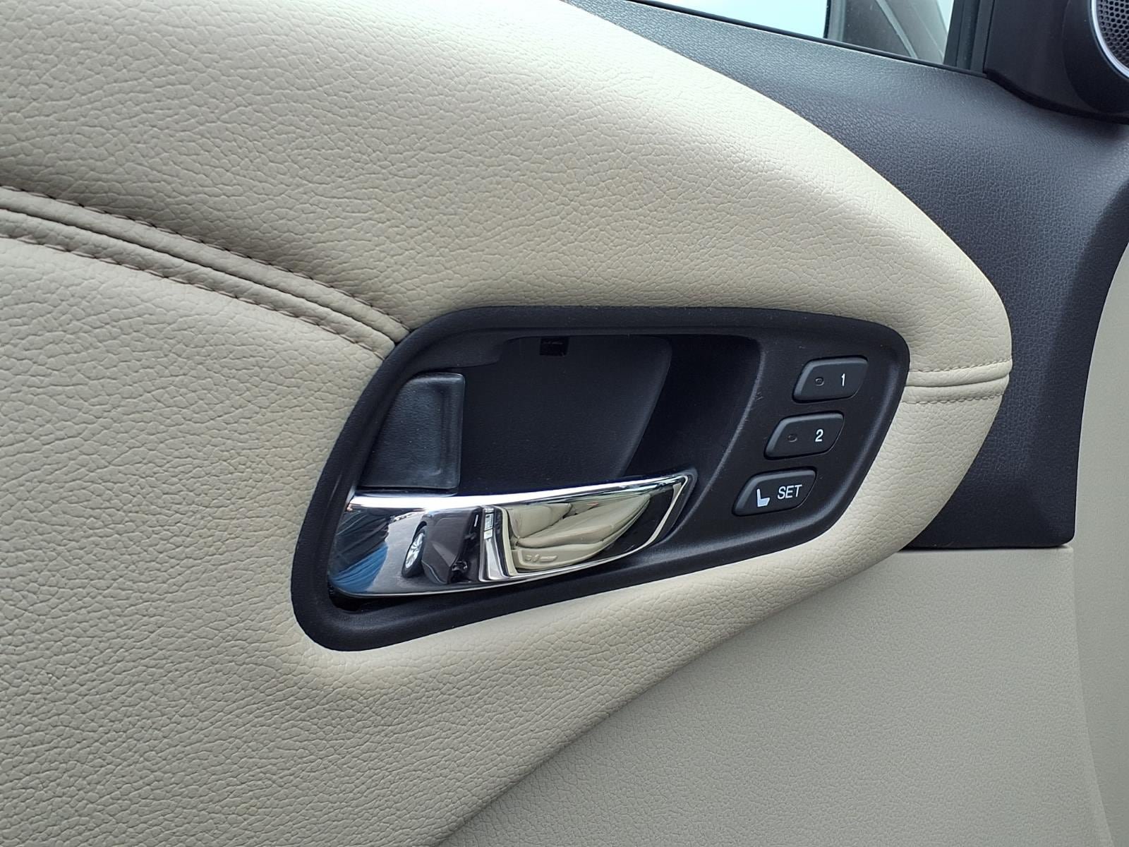 Used 2013 Acura RDX w/ Technology Package AWD/4WD image 16