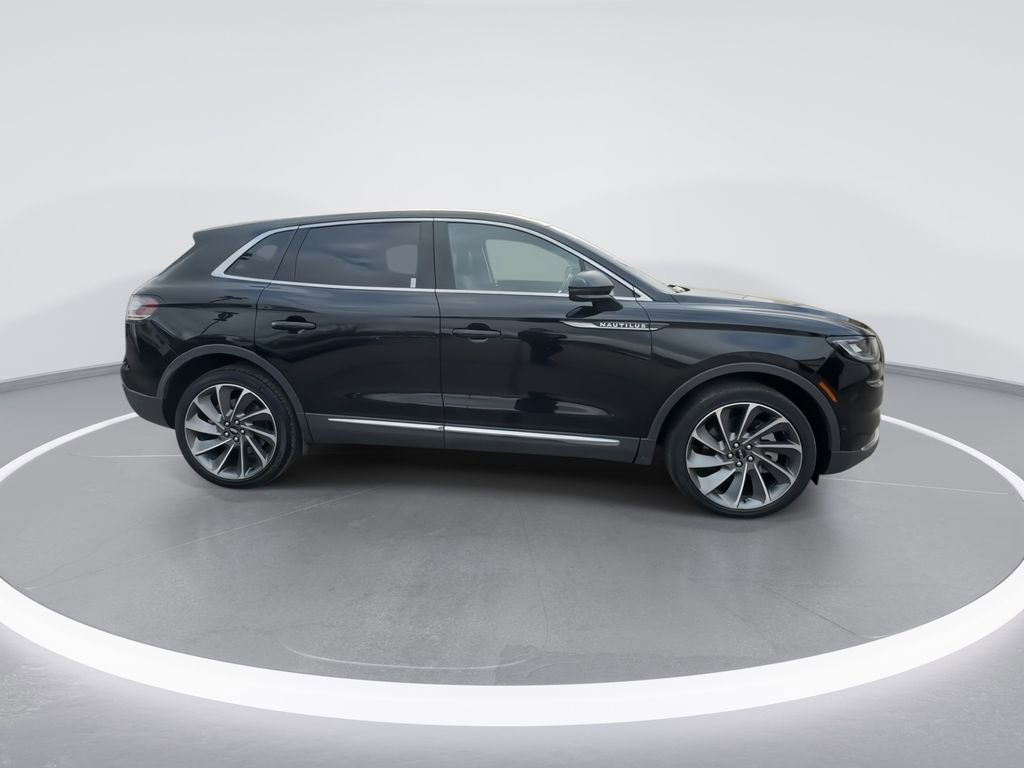 Used 2023 Lincoln Nautilus Reserve w/ Equipment Group 201A image 9