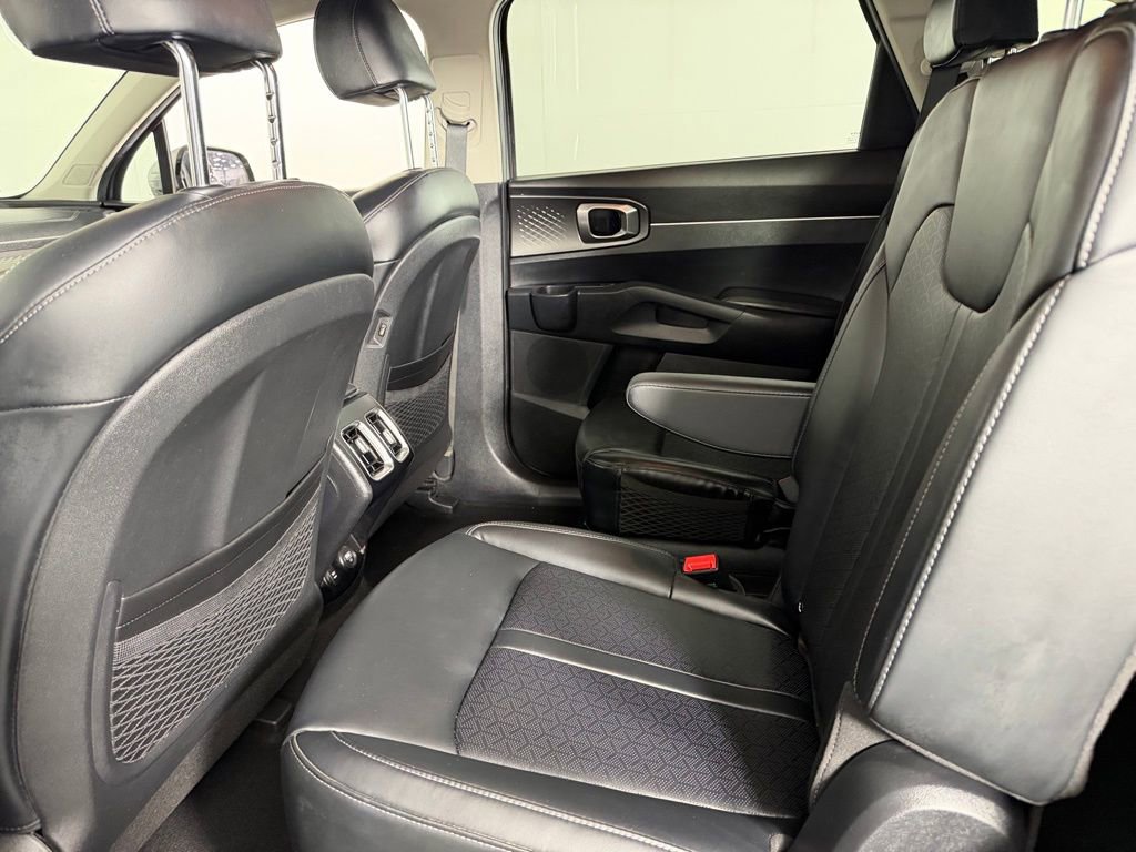 Used 2023 Kia Sorento EX image 34