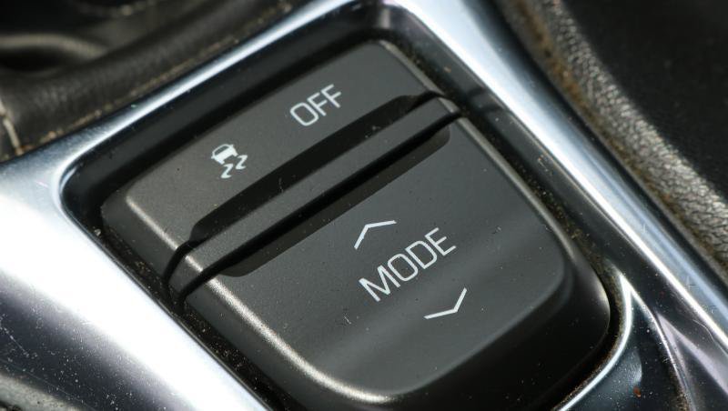 Used 2020 Chevrolet Camaro LS RWD image 17
