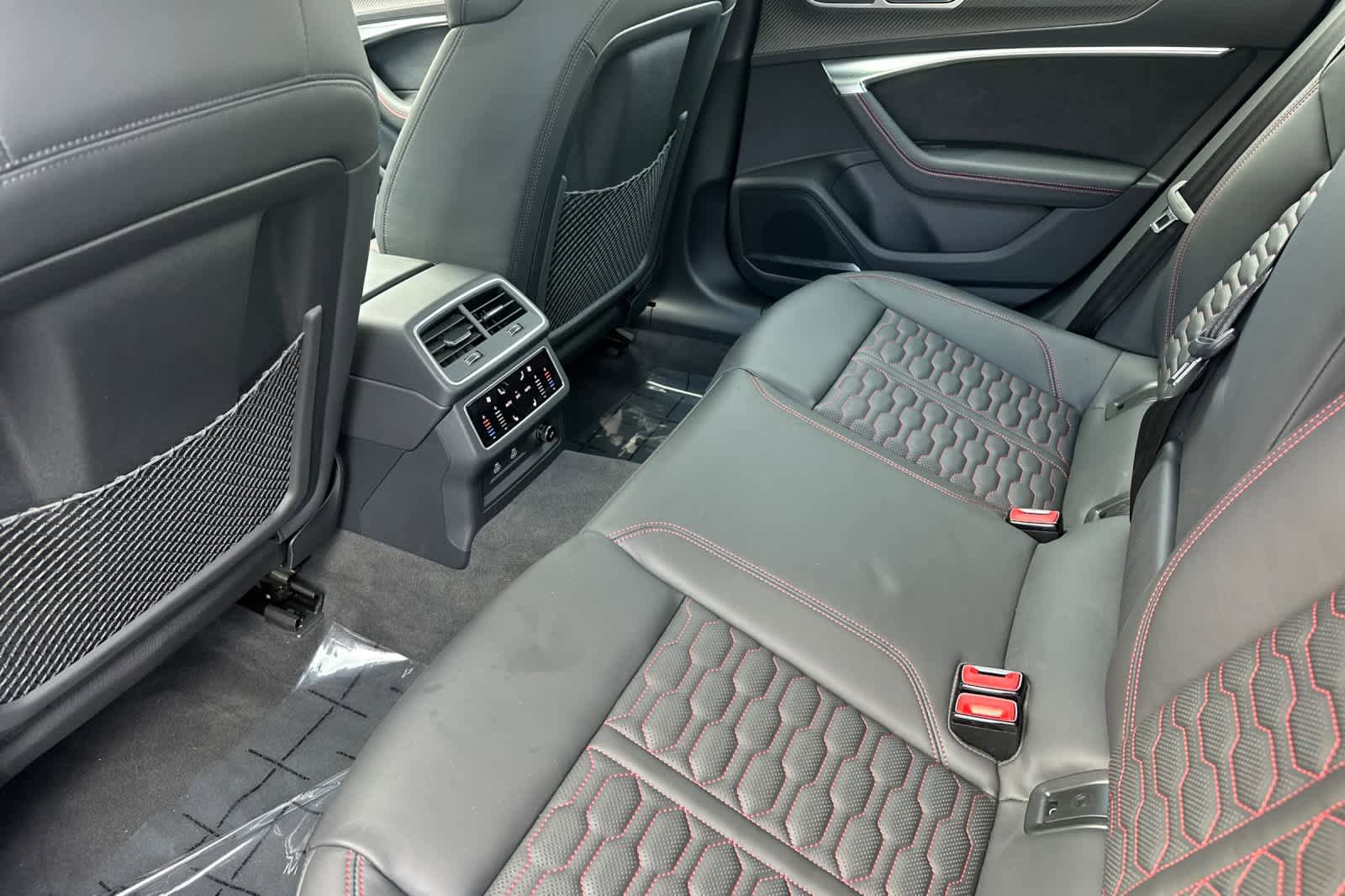 Used 2024 Audi RS 7 Performance w/ Black Optic Package image 4