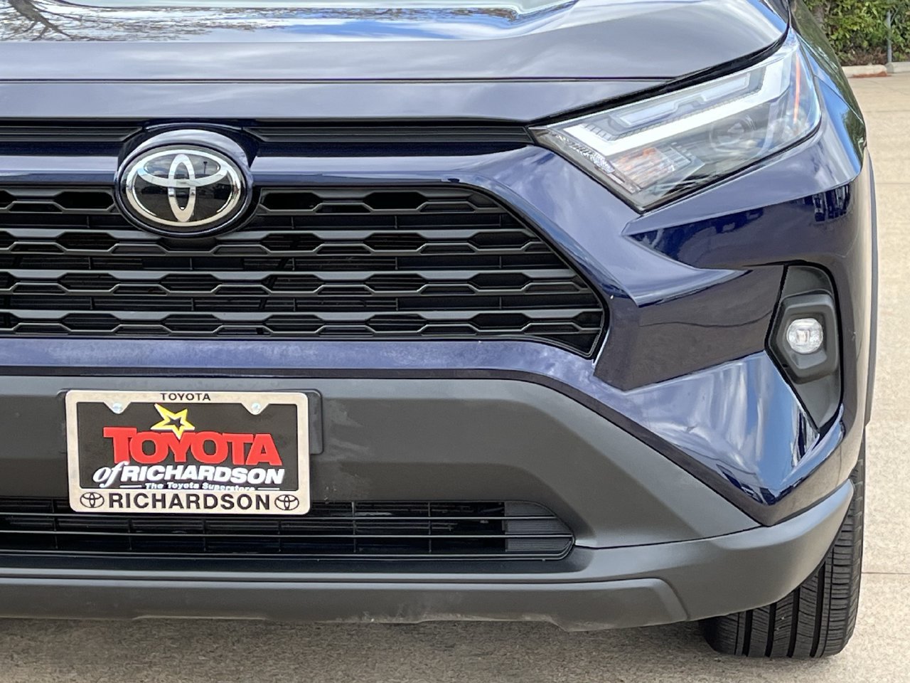 Used 2025 Toyota RAV4 XLE Premium FWD image 8