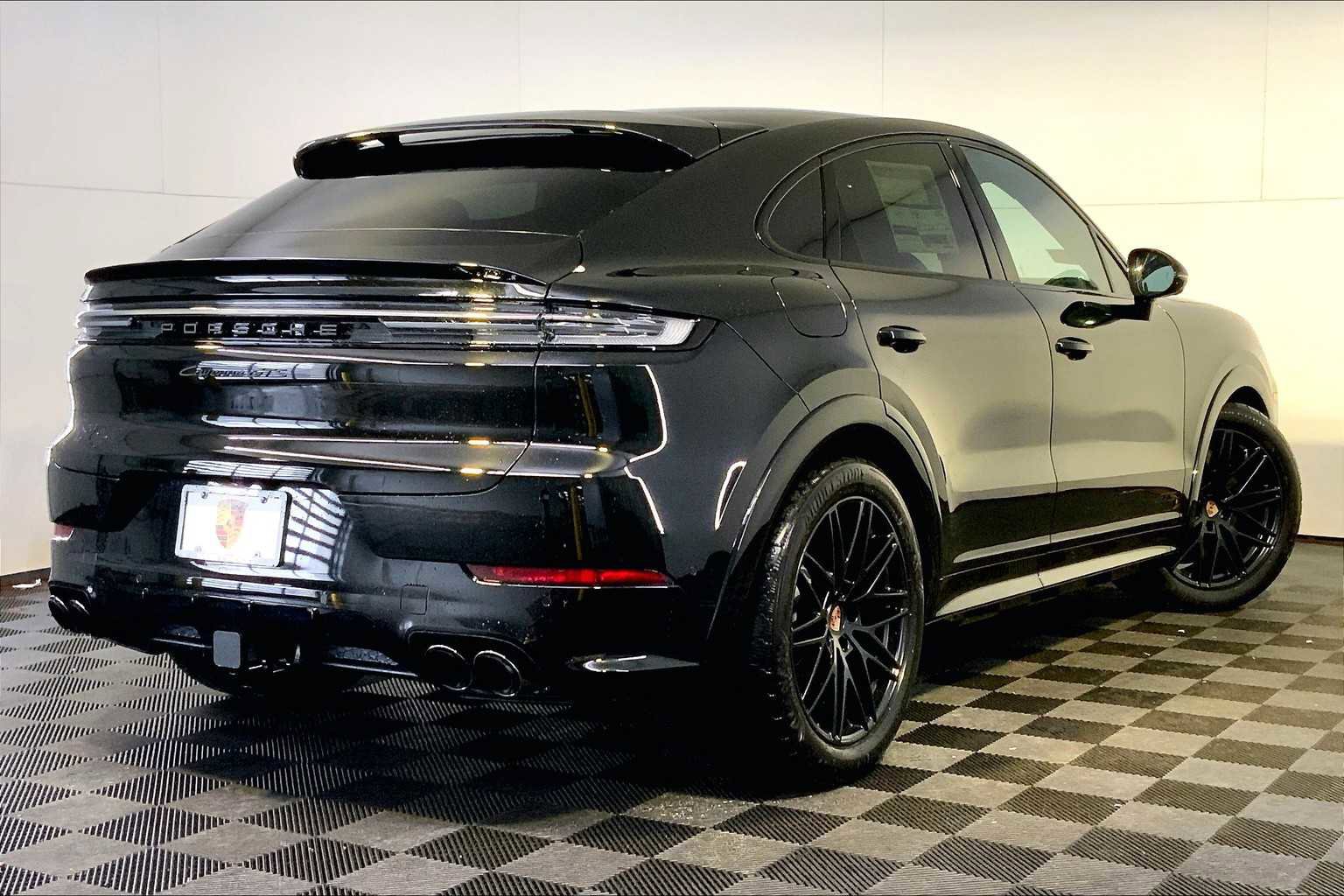 New 2026 Porsche Cayenne GTS image 7