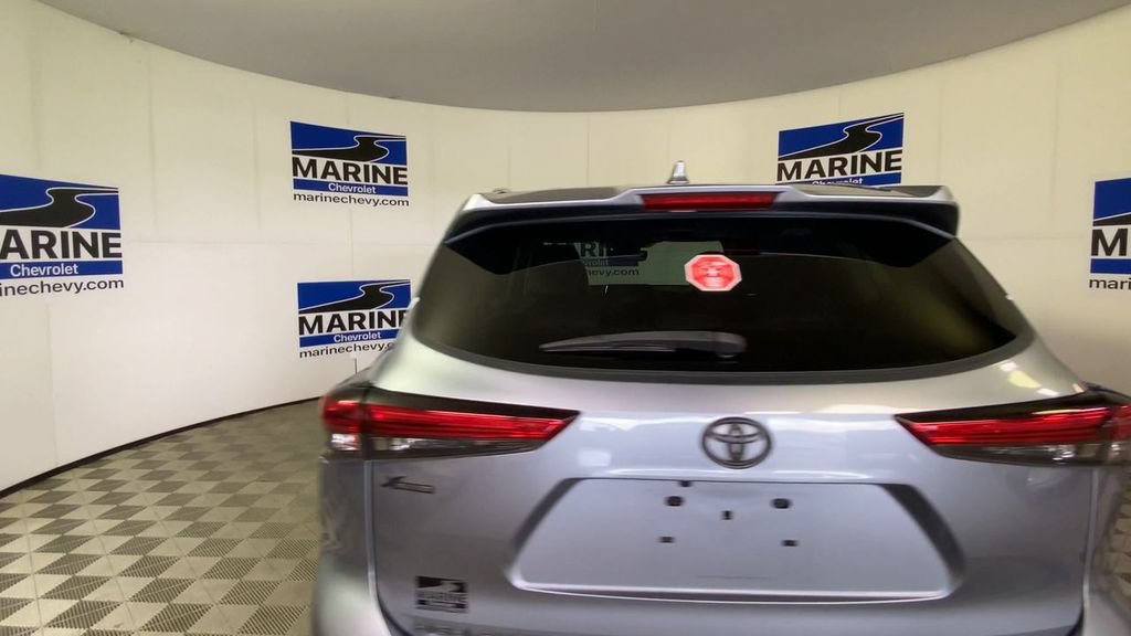 Used 2021 Toyota Highlander XLE FWD image 9