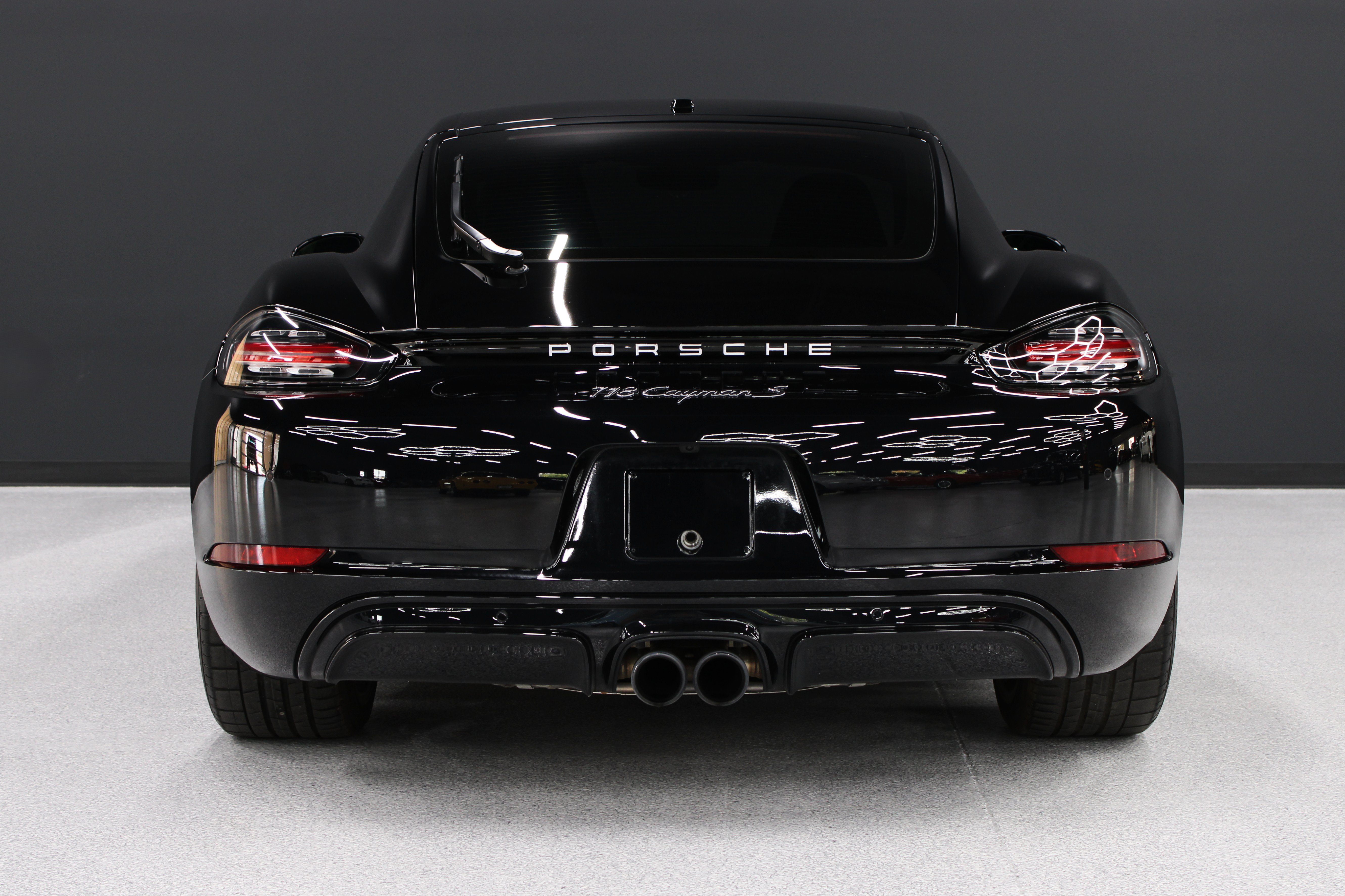 Used 2025 Porsche 718 Cayman S w/ Sportdesign Package RWD image 35