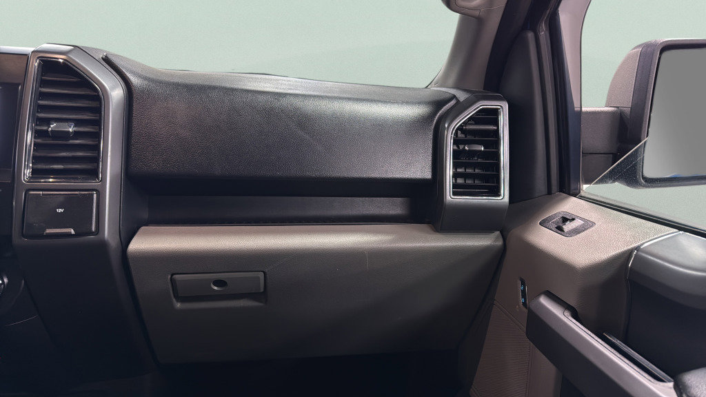 Used 2020 Ford F150 XLT w/ Equipment Group 302A Luxury AWD/4WD image 38