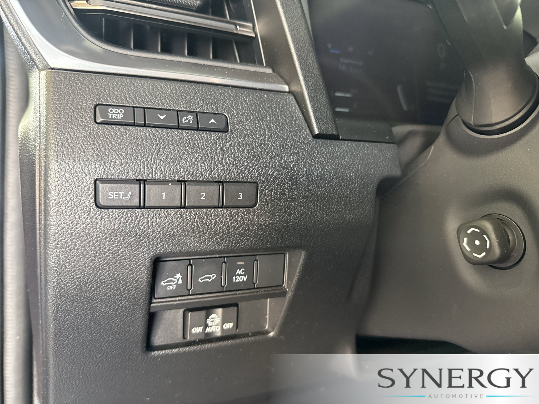 Used 2024 Lexus GX 550 w/ Accessory Package (Z1) AWD/4WD image 23
