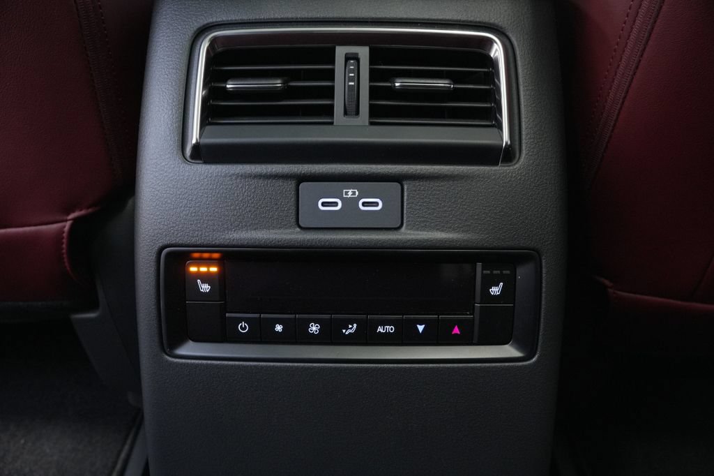 New 2025 MAZDA CX-70 Plug-In Hybrid w/ Premium Plus AWD/4WD image 34