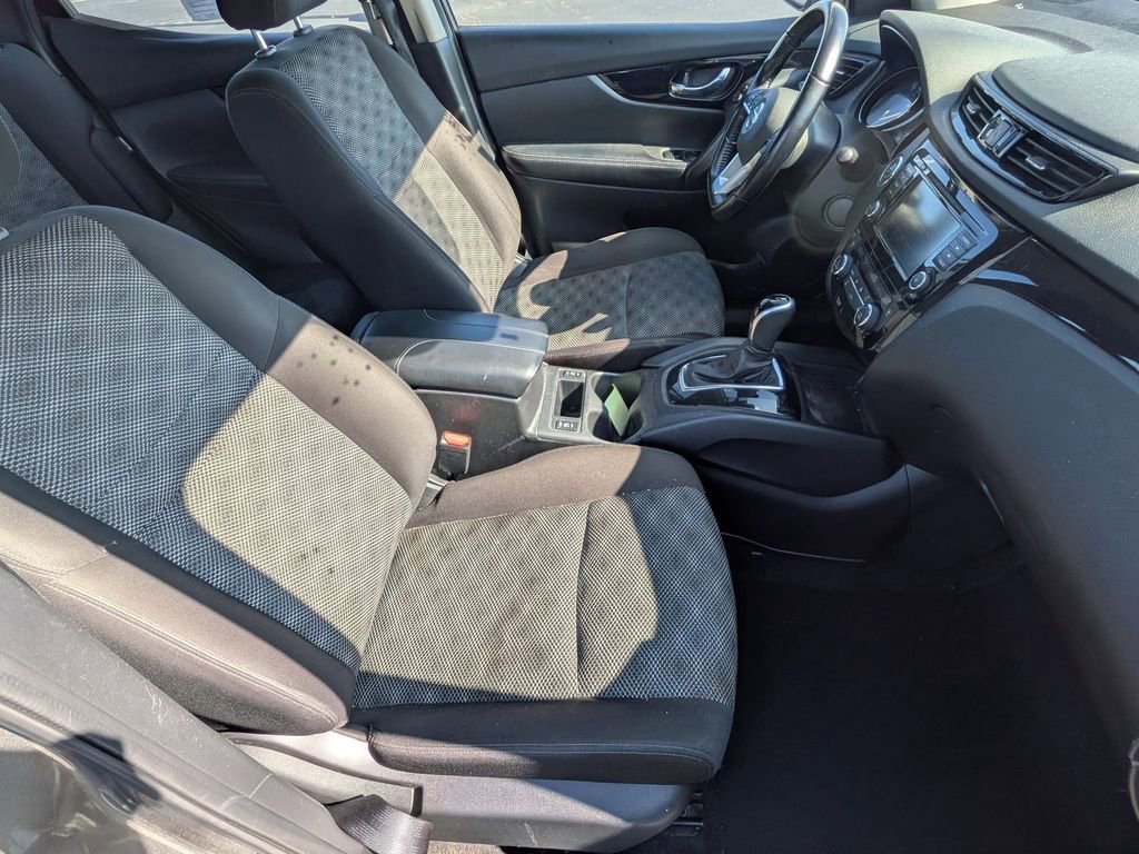 Used 2021 Nissan Rogue Sport SV AWD/4WD image 23