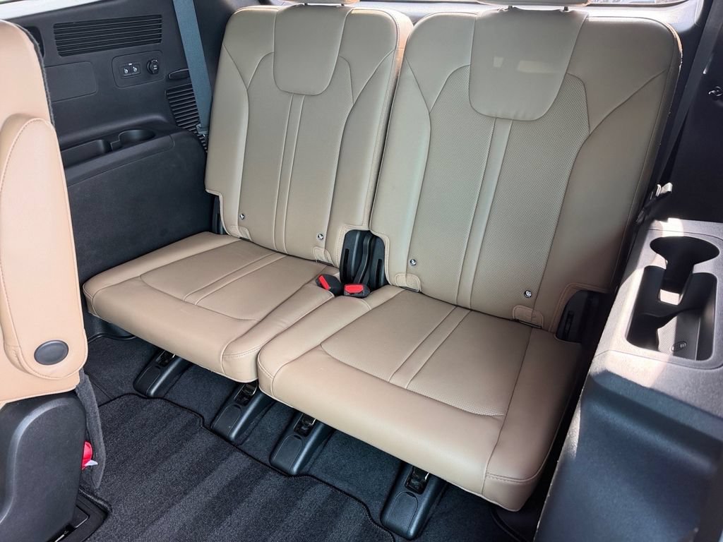 Used 2025 Kia Sorento SX Prestige w/ Olive Brown Leather Package AWD/4WD image 14