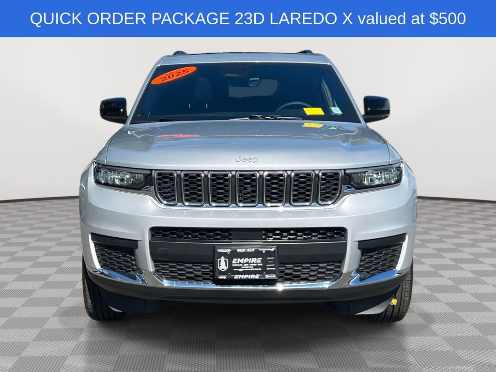 Used 2025 Jeep Grand Cherokee L Laredo image 2