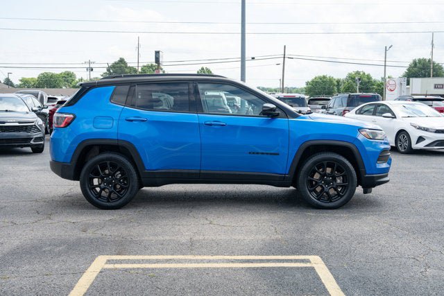 Certified 2023 Jeep Compass Latitude w/ Convenience Group AWD/4WD image 6