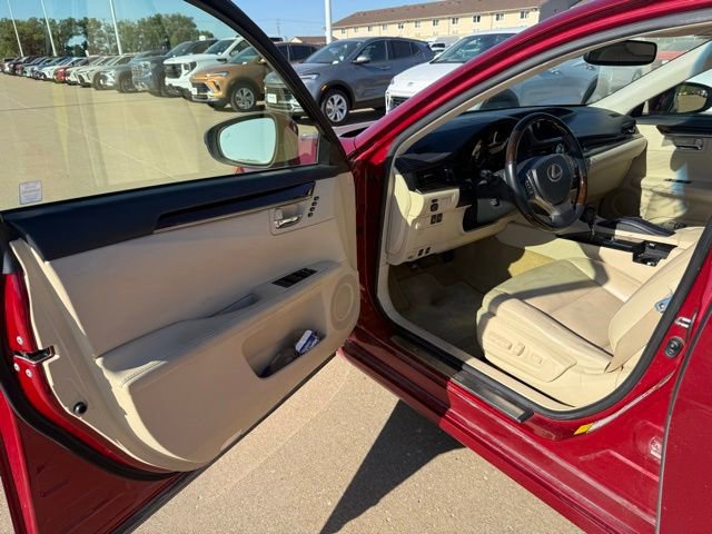 Used 2013 Lexus ES 350 w/ Luxury Pkg FWD image 9